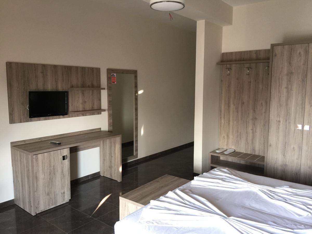 Herges Hotel Durres Luaran gambar