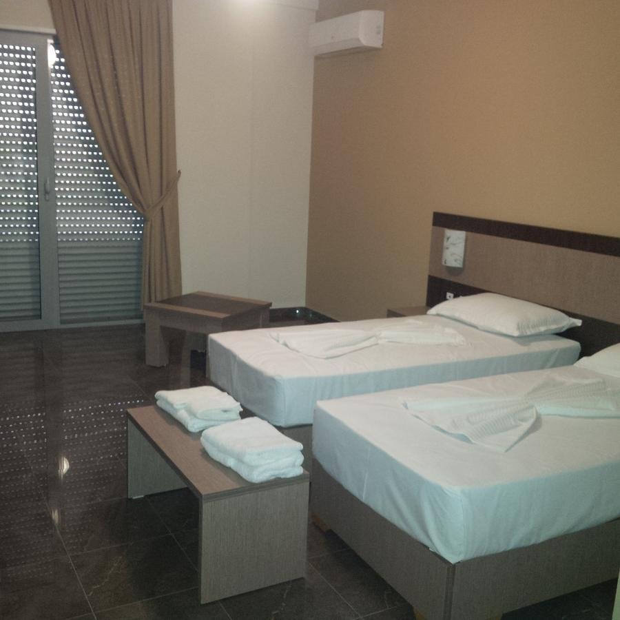 Herges Hotel Durres Luaran gambar