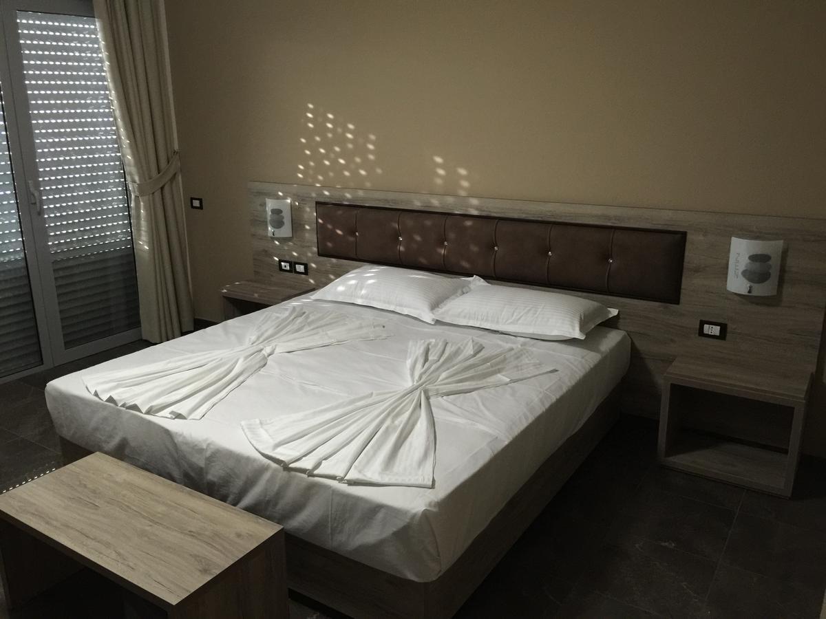 Herges Hotel Durres Luaran gambar