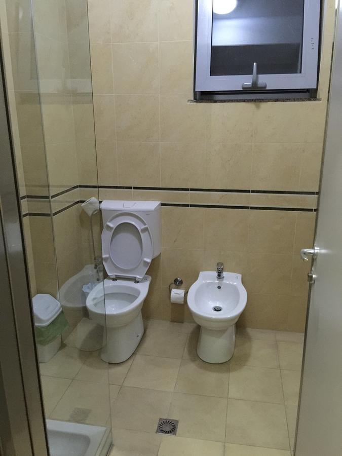 Herges Hotel Durres Luaran gambar