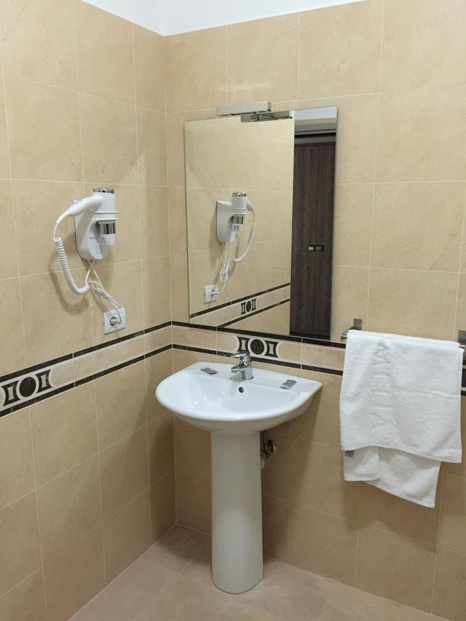 Herges Hotel Durres Luaran gambar