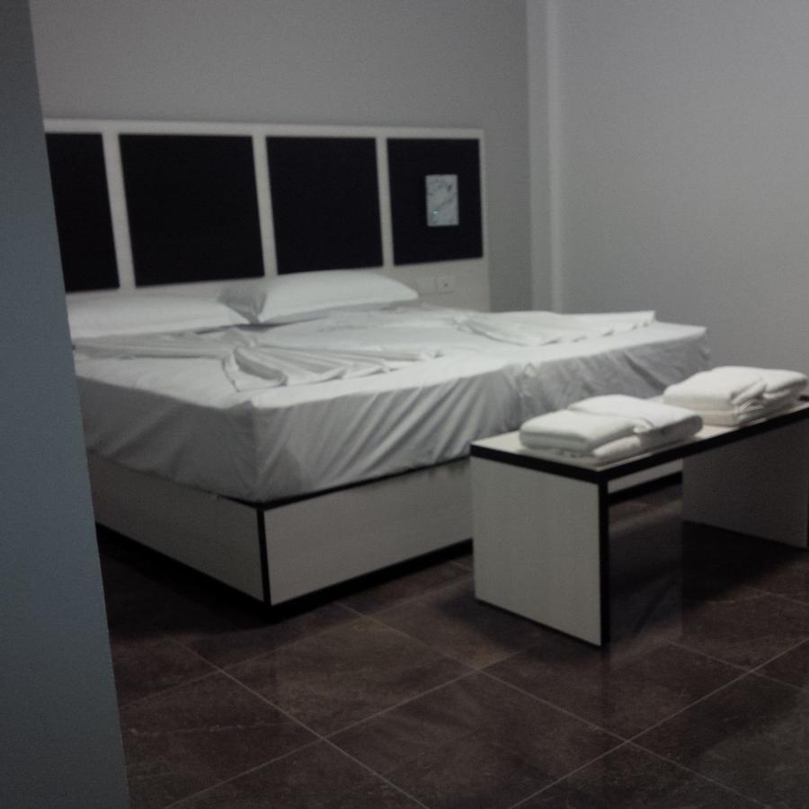 Herges Hotel Durres Luaran gambar