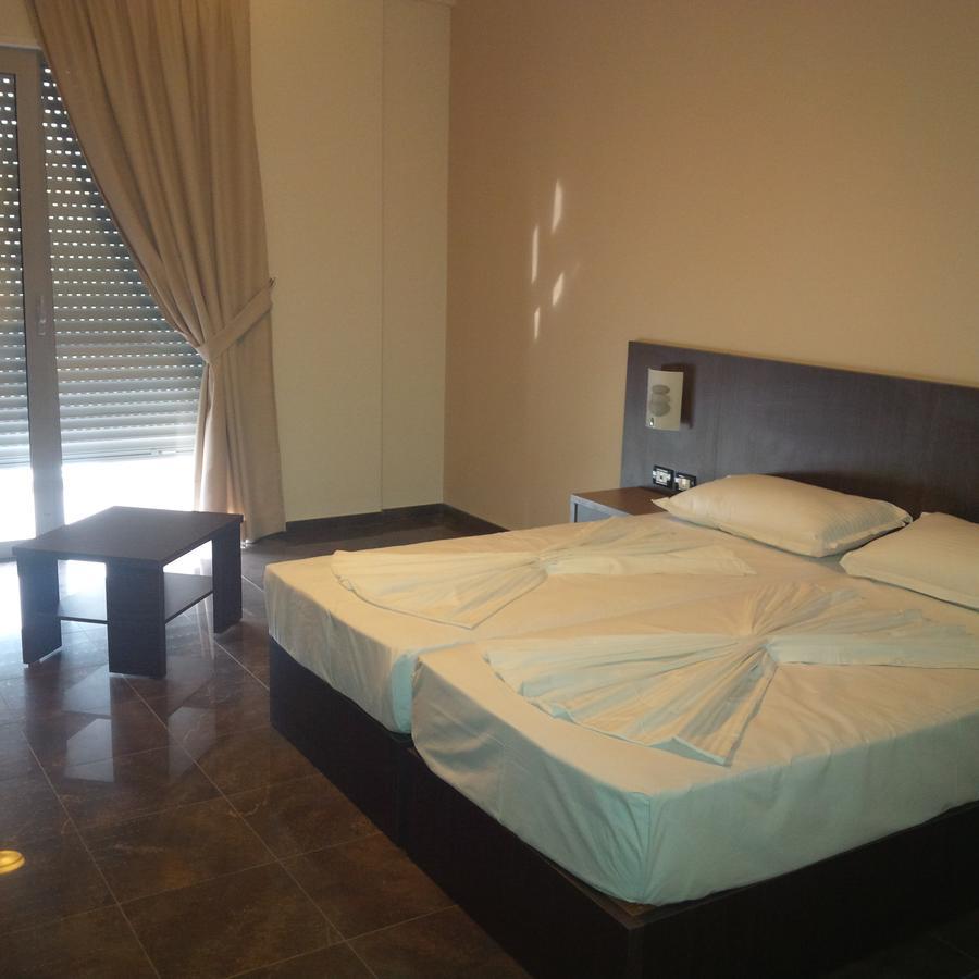 Herges Hotel Durres Luaran gambar