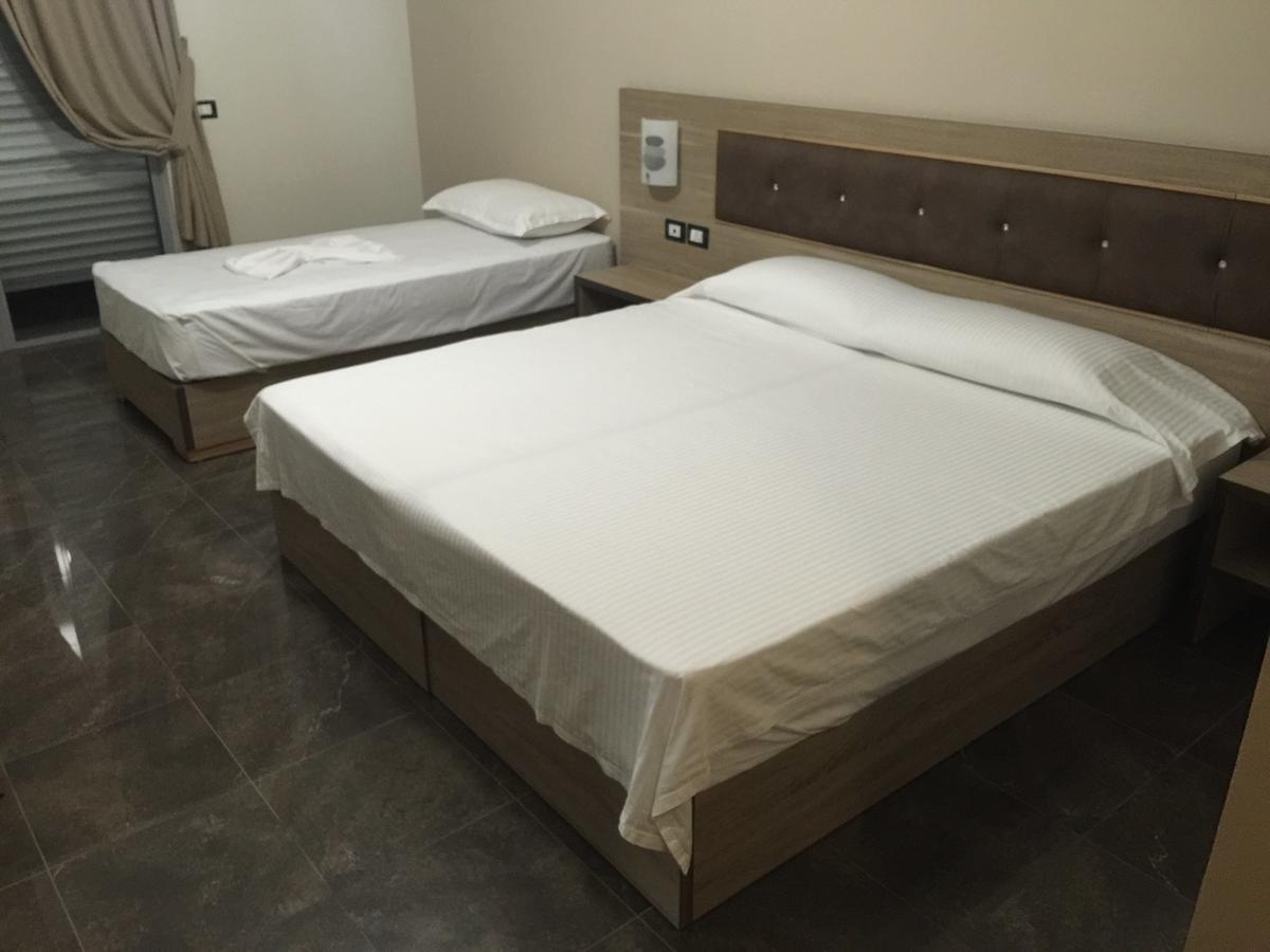 Herges Hotel Durres Luaran gambar