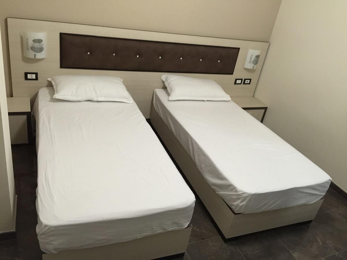 Herges Hotel Durres Luaran gambar