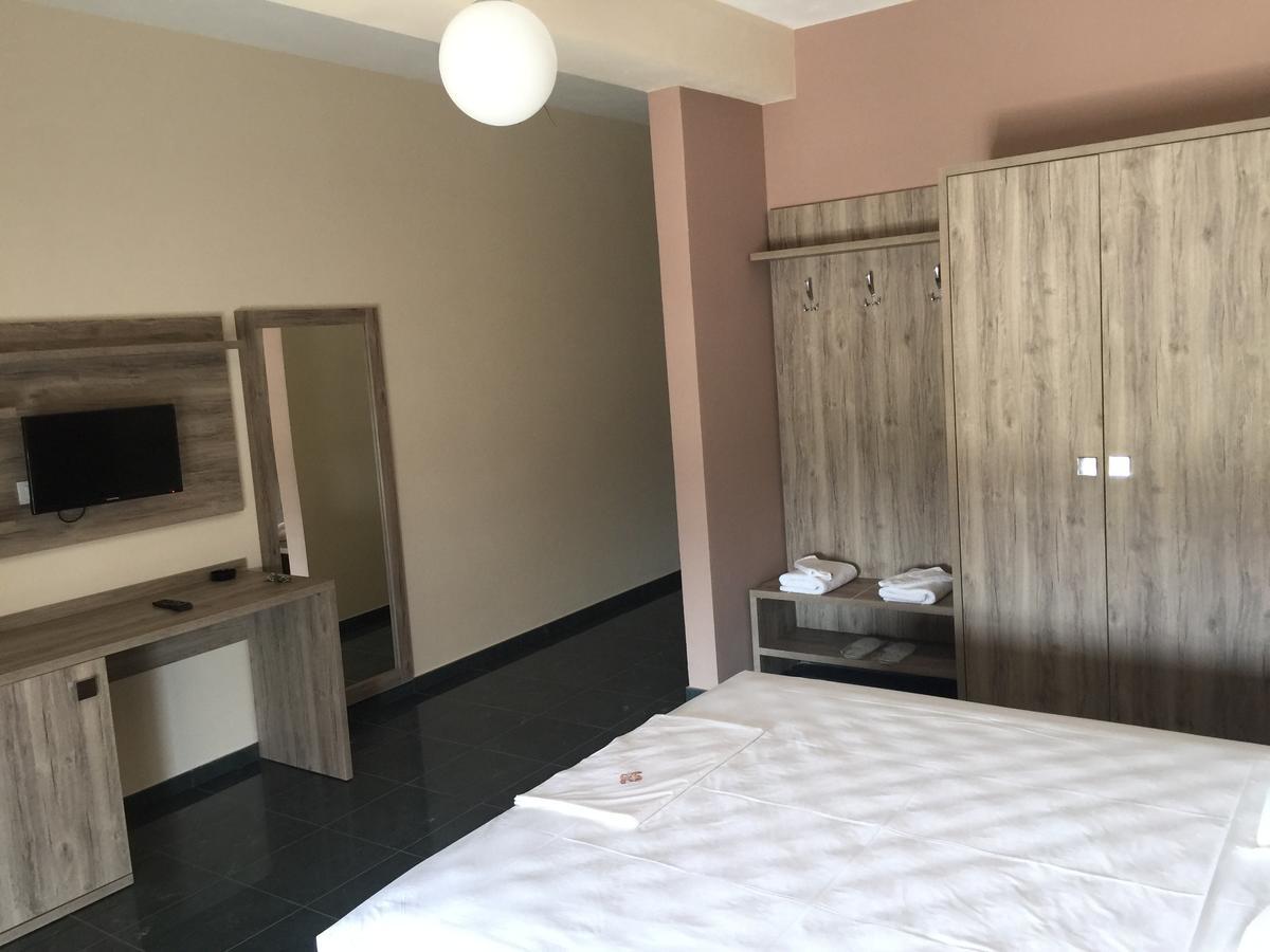 Herges Hotel Durres Luaran gambar